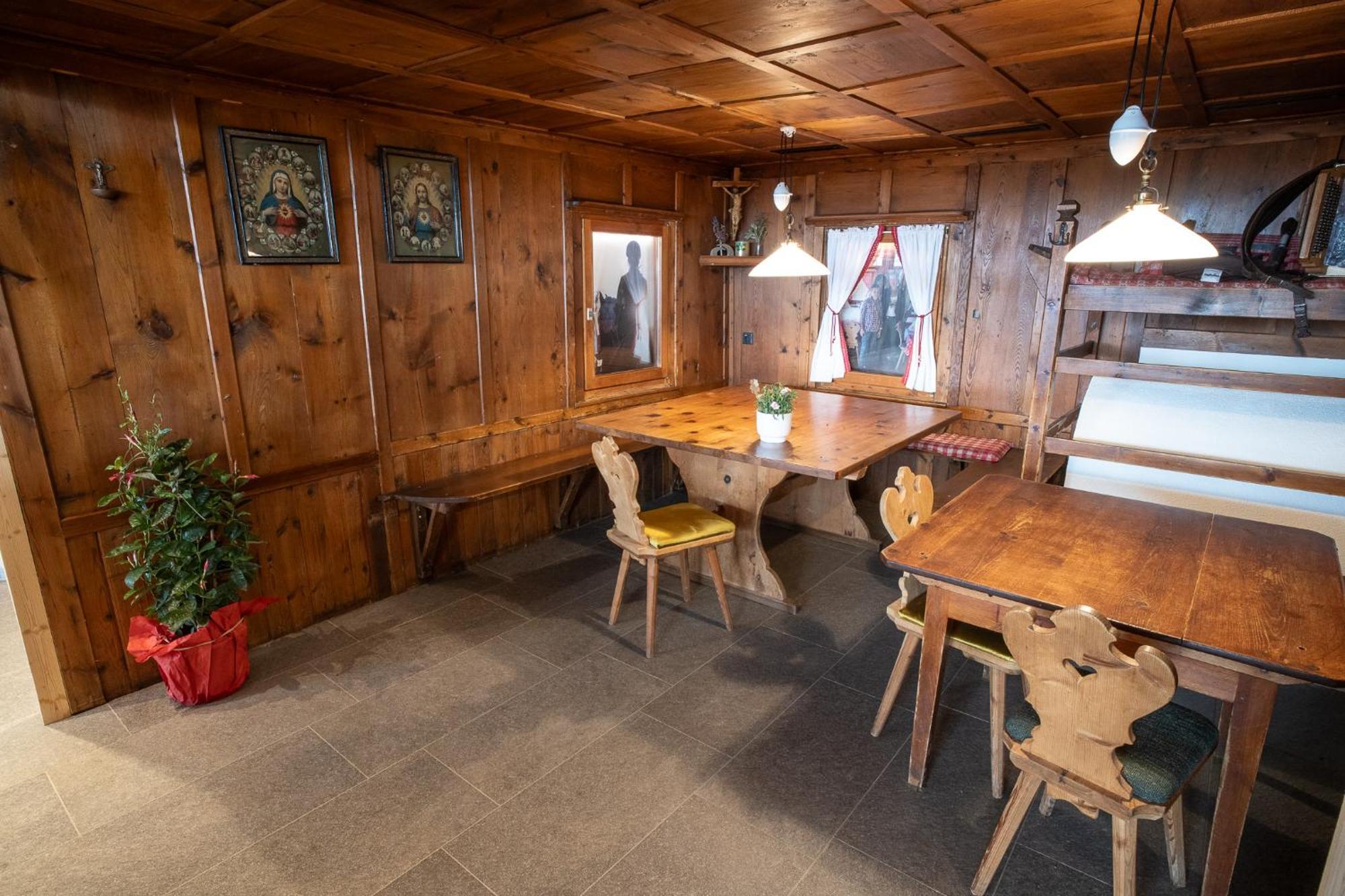 Hotel Lanzenschuster San Genesio Atesino Esterno foto